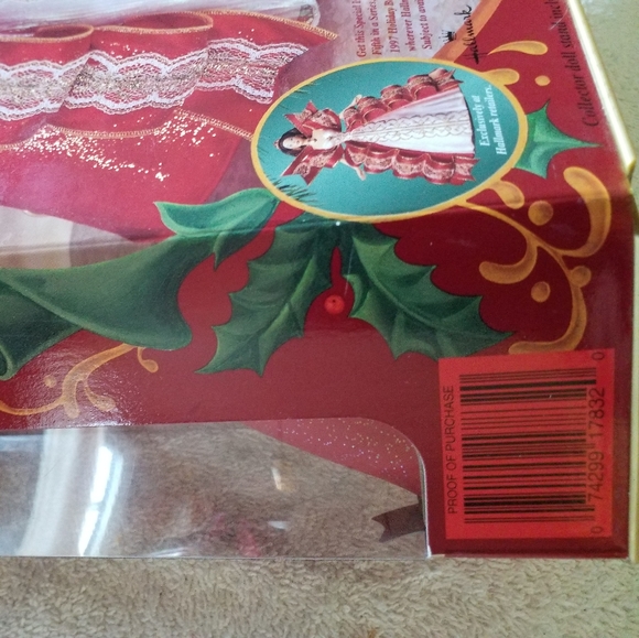 NIB 1997 Happy Holidays Barbie - Picture 10 of 12